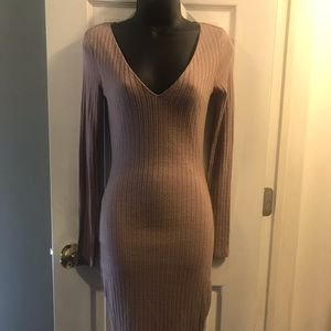 WINDSOR TAUPE RIBBED KNIT L/S V-NECK MIDI DRESS